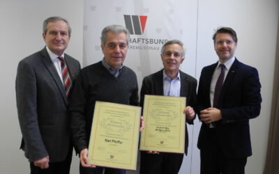 Verleihung der Silbernen Ehrennadel im Bezirk Krems