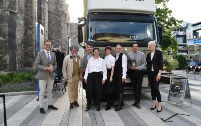 Der Lkw bringt das Theater