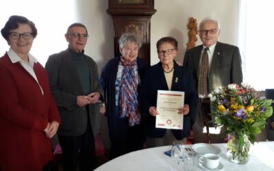 Goldenes Ehrenzeichen der Silberlöwen für Berta Donabaum