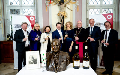 Wirtschaftsbund Niederösterreich startet mit traditioneller Weintaufe zuversichtlich ins neue Arbeitsjahr