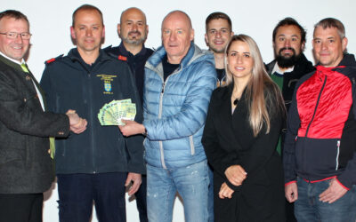 Wirtschaftsbund Kottes-Purk übergab die Einnahmen vom Schmankerlschnapsen an die Feuerwehr Purk