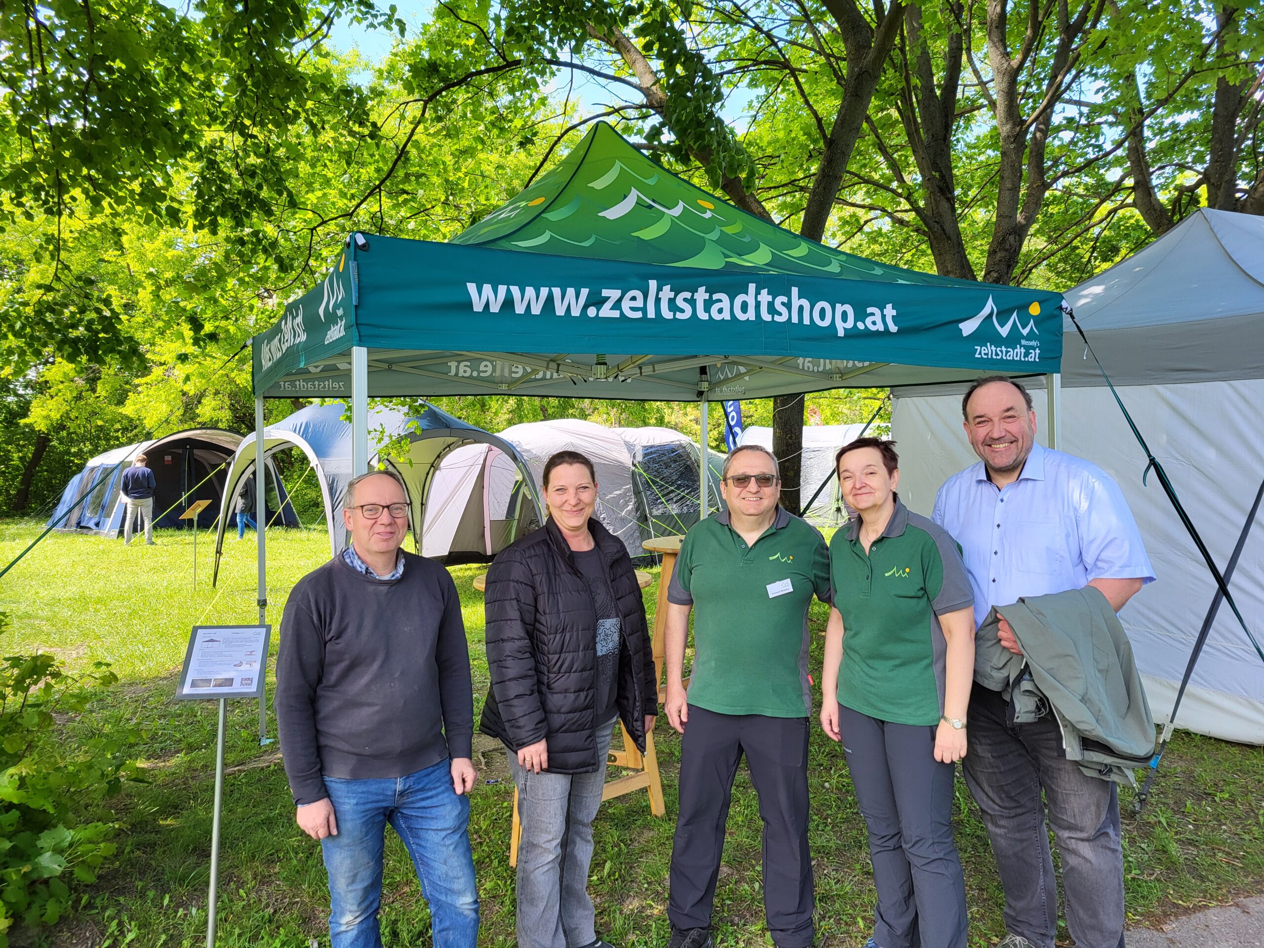 Zeltschau2024_WB+Bgm Gruppenfoto des Teams bei der