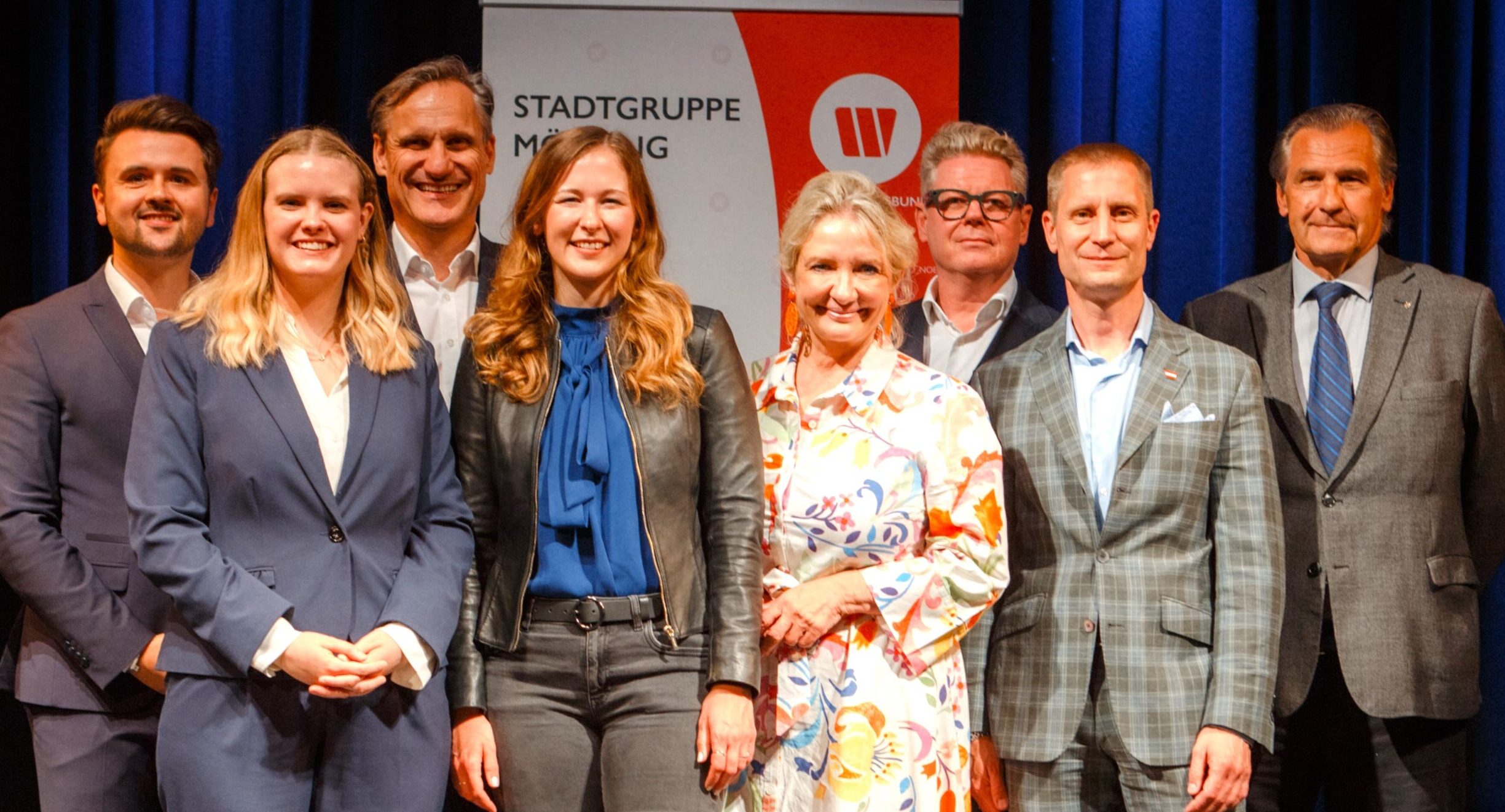Wirtschaftsbund Mödling Gruppenbild des Wirtschaftsbund Mödling mit Staatssekräterin Claudia Plakolm