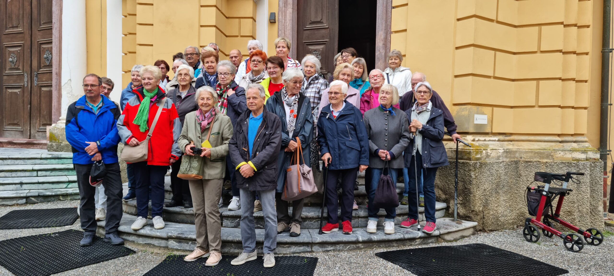 Silberlöwen aus Neunkirchen bei einem Ausflug zum Stift Rein