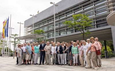 Silberlöwen besuchten Landhaus in St. Pölten