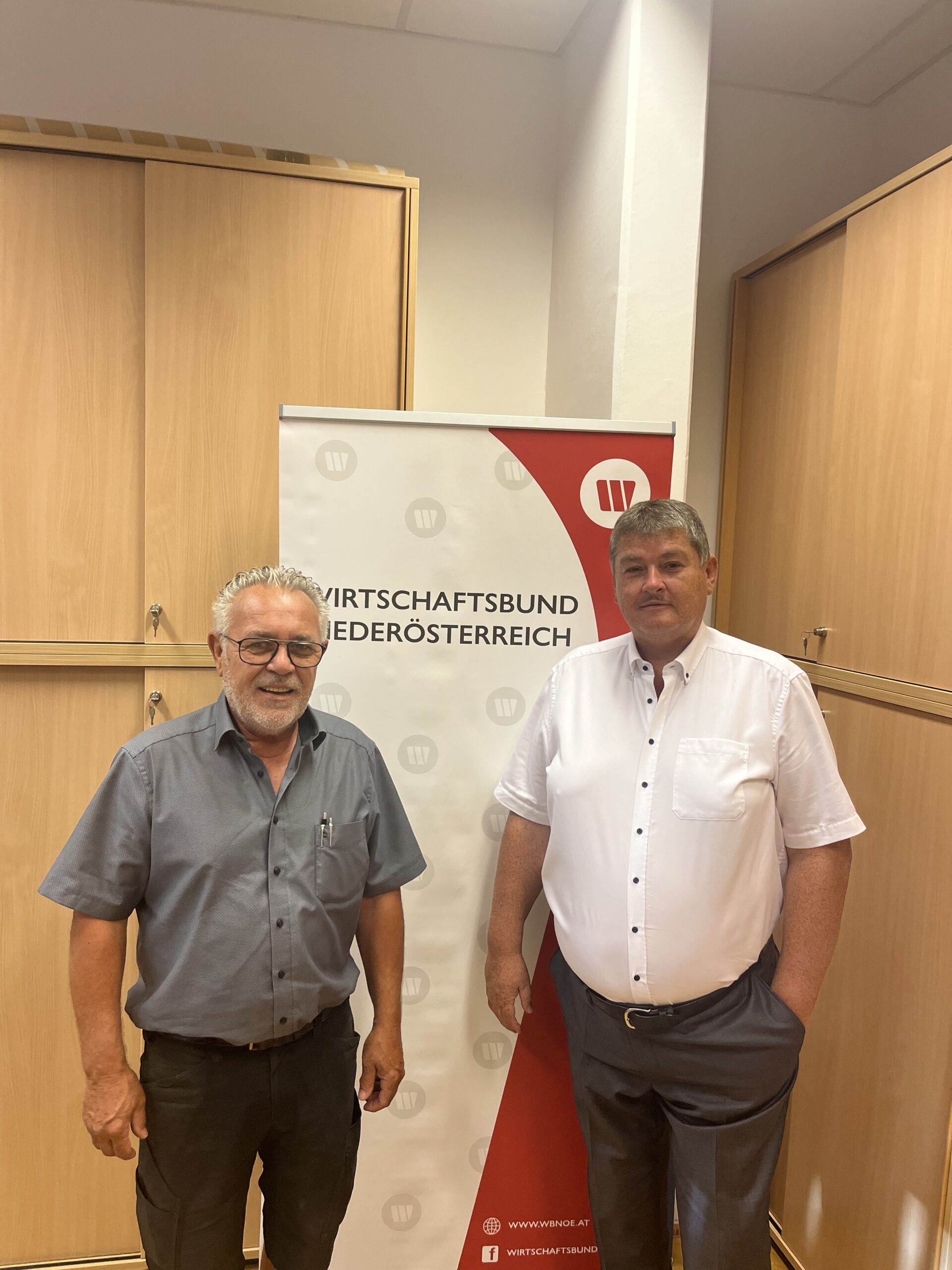 Neuwahl der Wirtschaftsbund-Gemeindegruppe Höflein: Obmann KommR. Alexander Zentner und Obmann-Stellvertreter Ing. Christian Schäfer wurden in ihren Funktionen bestätigt