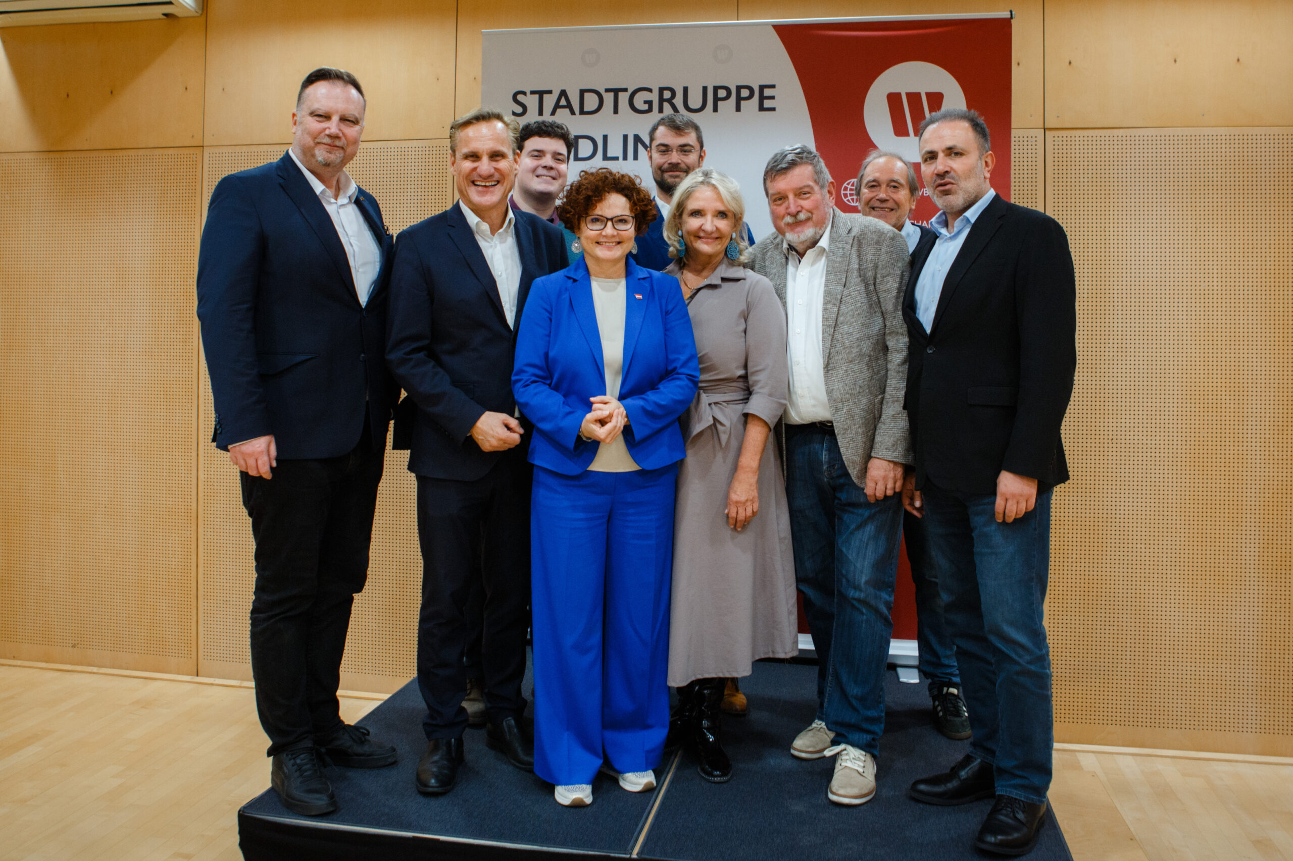 Die Wirtschaftsbund Stadtgruppe Mödling lud zum Austausch zwischen Unternehmerinnen und Schülerinnen ein. Zu Gast: Staatssekretärin Elisabeth Zehetner.