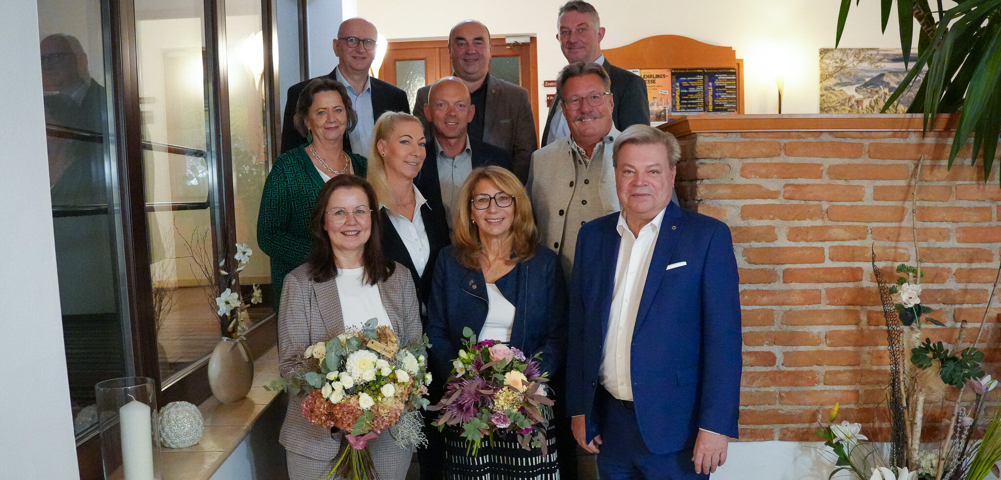 PA Wirtschaftsbund Wahlen im Bezirk Melk Der neu gewählte Vorstand des Wirtschaftsbunds im Bezirk Melk.