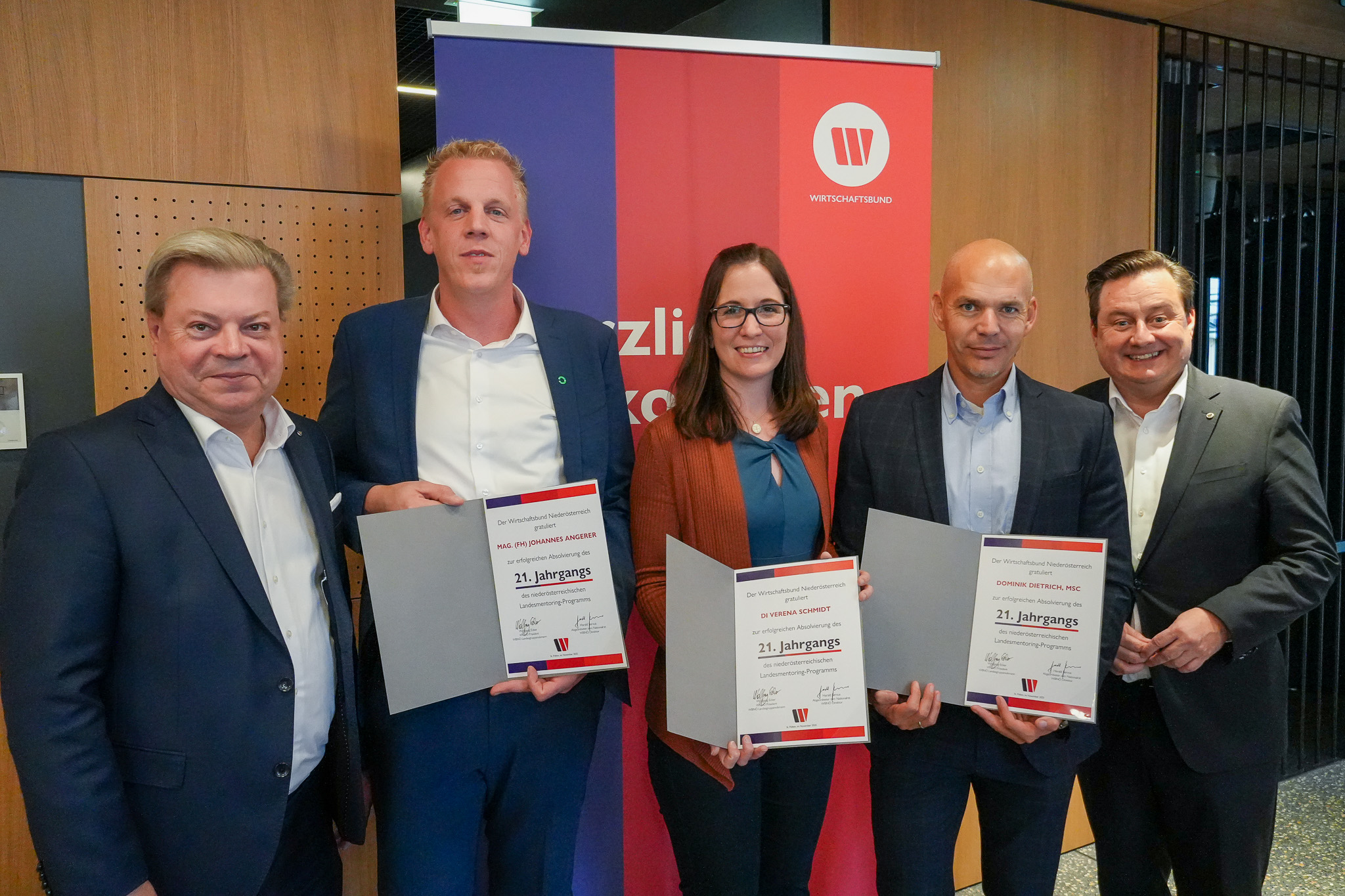 Die Absolventin und Absolventen des WB Landesmentoring Programms.