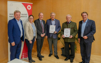 Goldene Ehrennadel der Silberlöwen für zwei Mödlinger Funktionäre